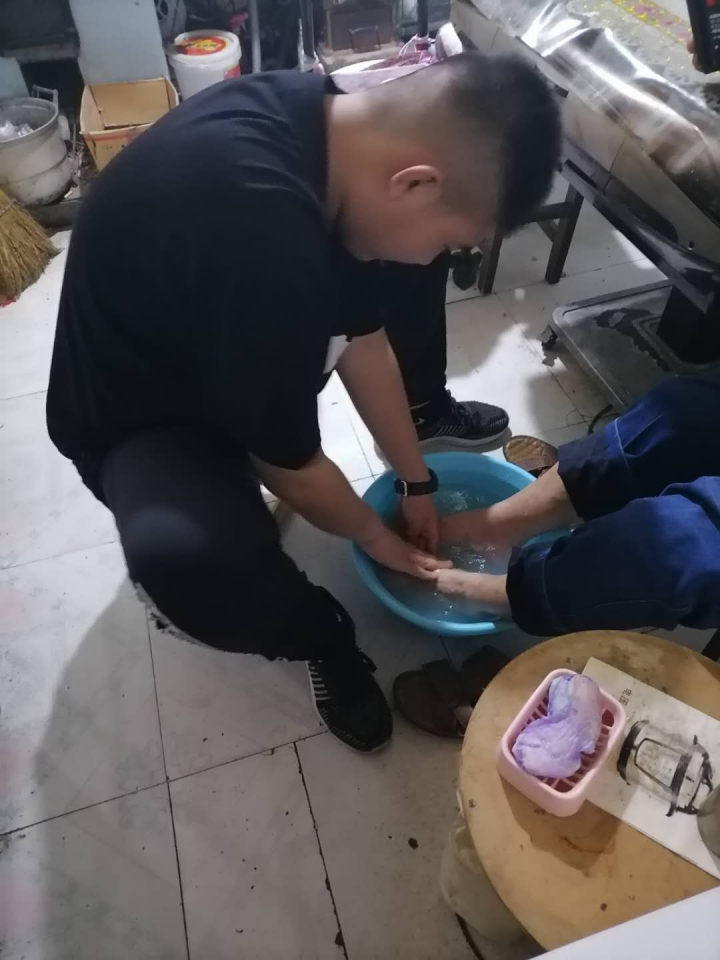 鞠英杰.jpg